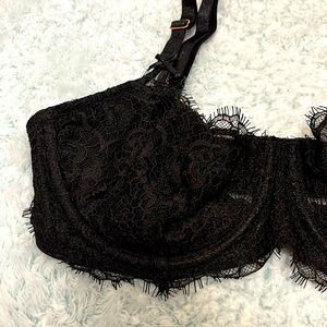 NWT Victoria Secret Black Lace Bra 34D